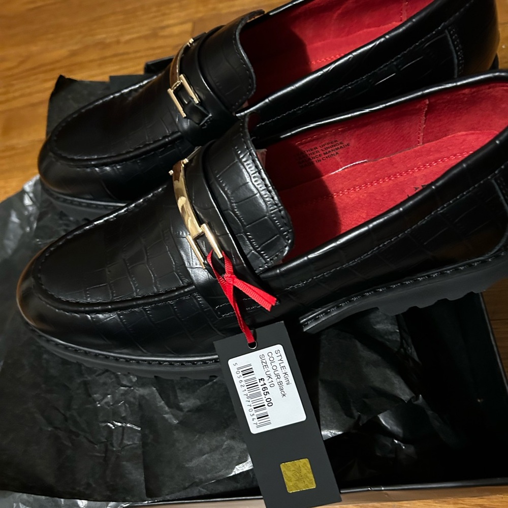 Devil's Advocate loafers with bar detail